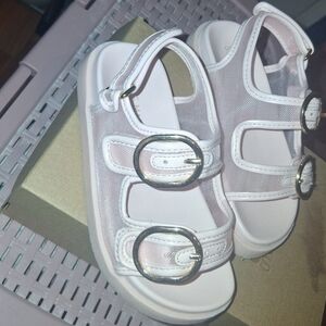 Steve Madden Kids Light Pink Sandals with Silver Buckles